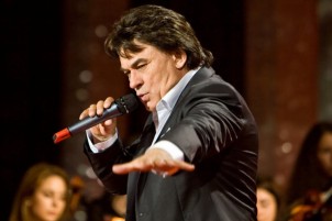 Александр Серов